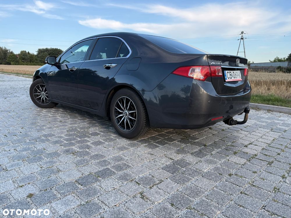 Honda Accord 2011 photo 2