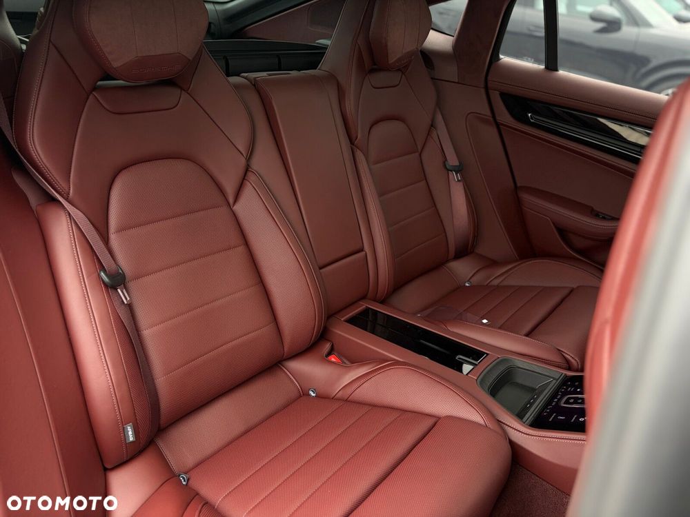 Porsche Panamera - 25