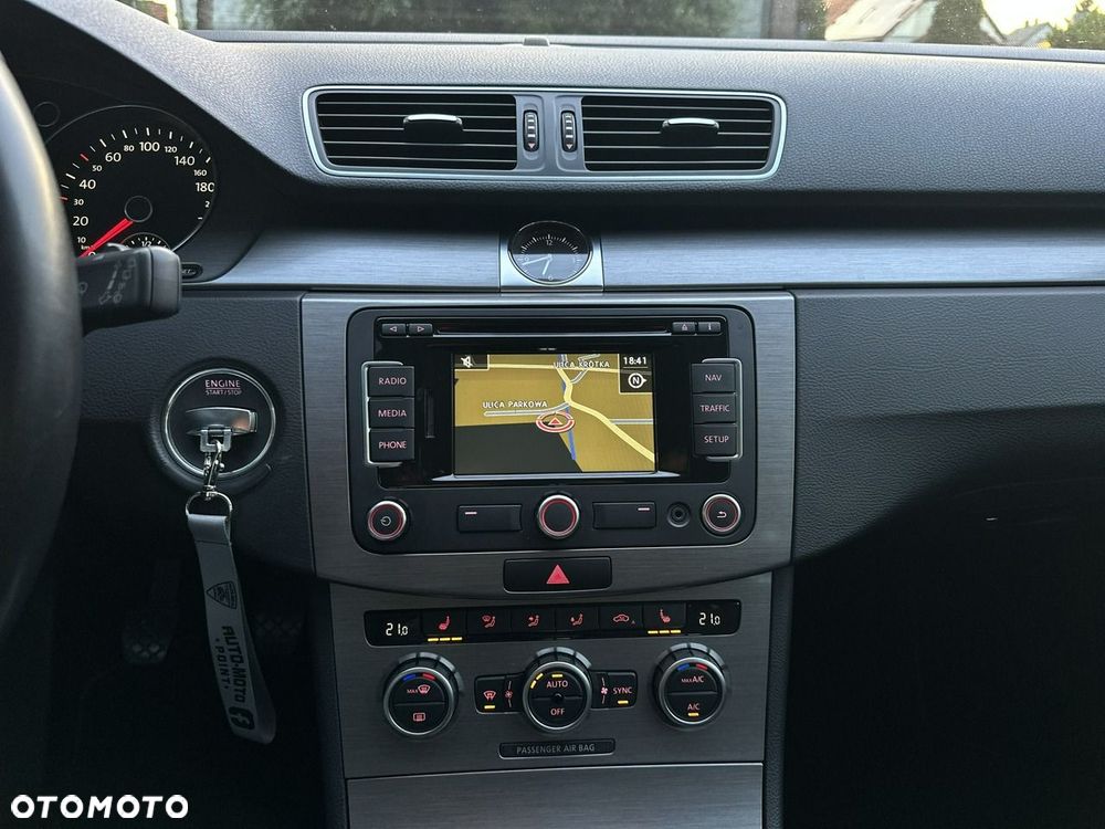 Volkswagen Passat - 18
