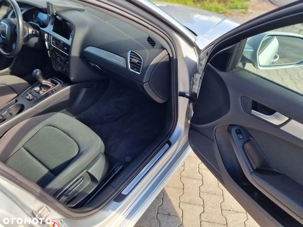Audi A4 Avant 2.0 TDI DPF quattro - 26