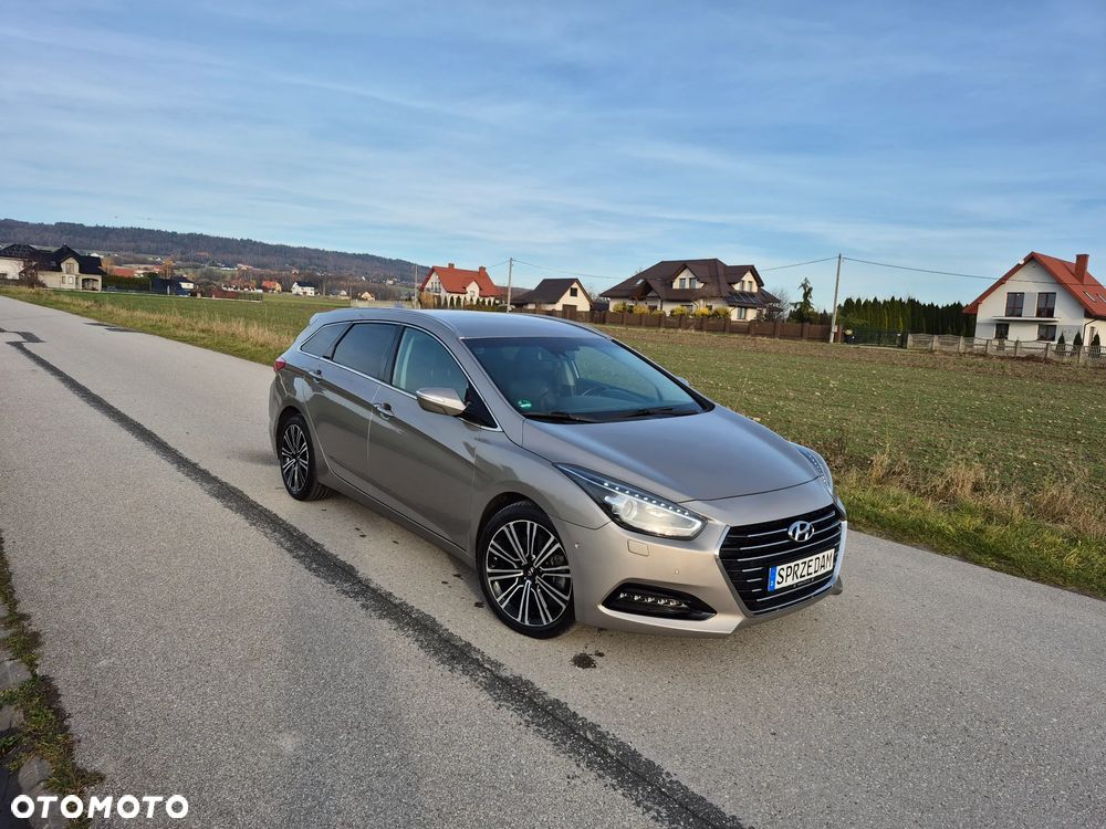 Hyundai i40 Kombi 1.7 CRDi DCT Premium - 1