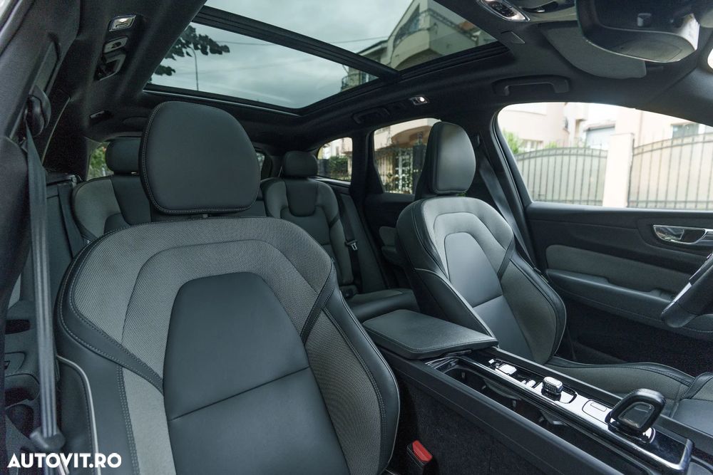 Volvo XC 60 B4 MHEV R-Design - 29