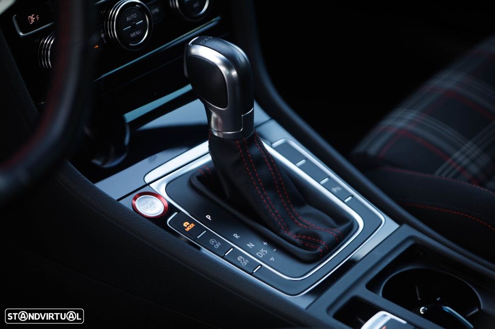VW Golf GTI Performance BlueMotion DSG - 10