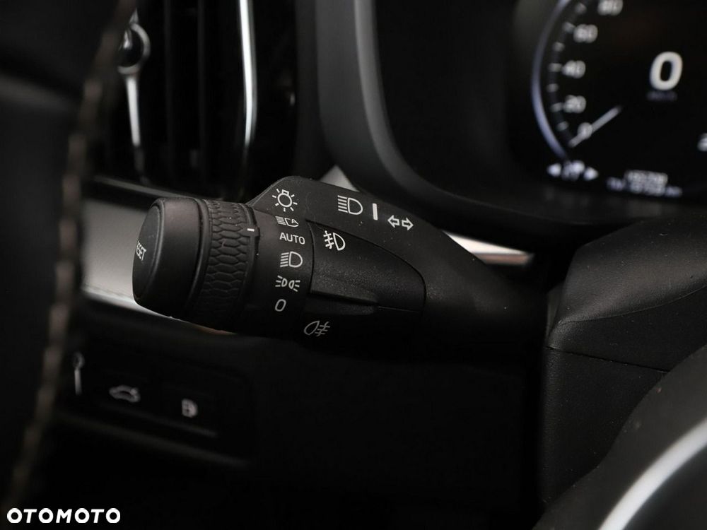 Volvo XC 60 T8 AWD Recharge Geartronic RDesign - 37