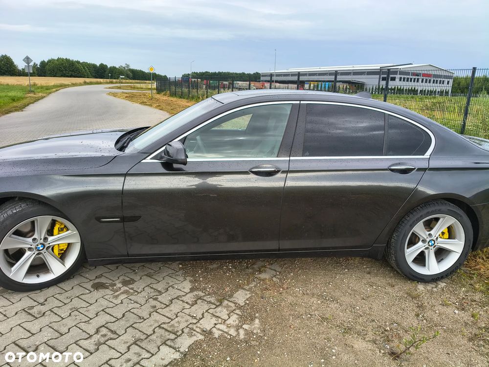BMW Seria 7 740i - 9