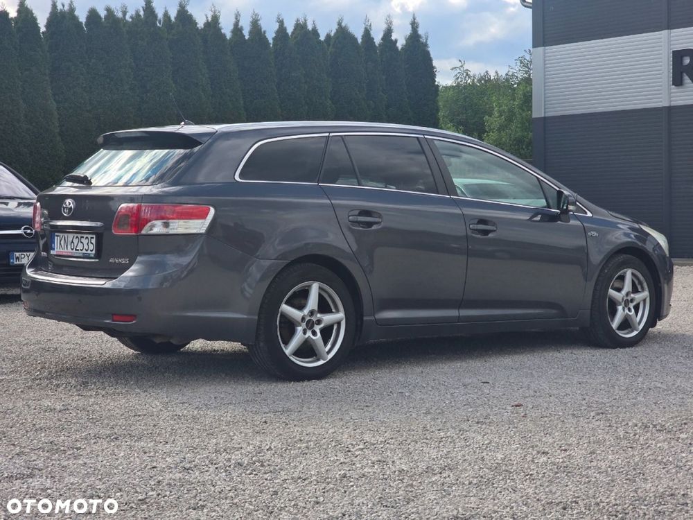 Toyota Avensis 2.2 D-4D Platinium - 6