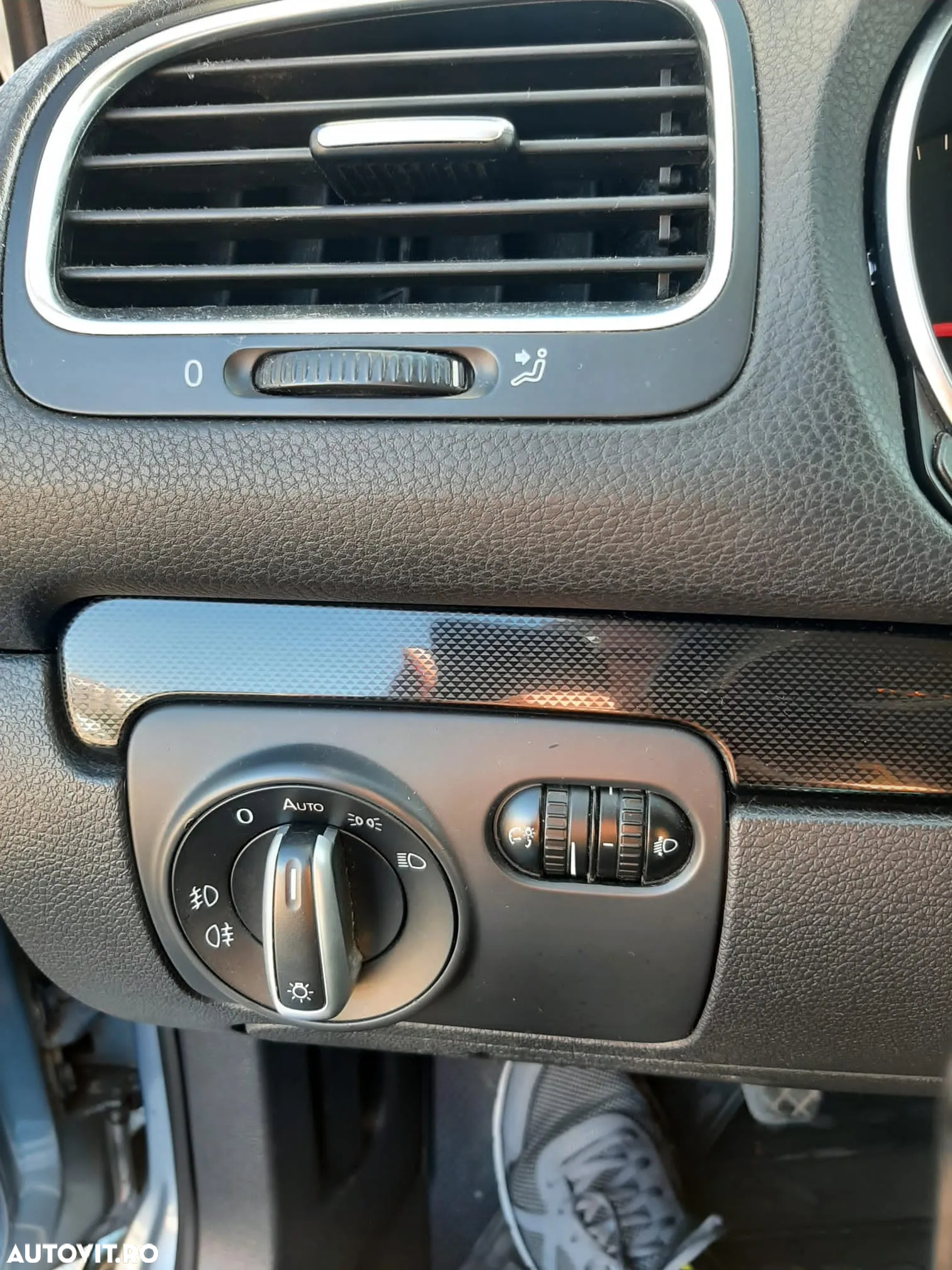 Volkswagen Golf 2.0 TDI Comfortline - 13