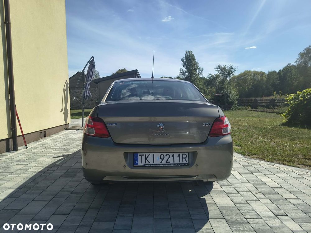 Peugeot 301 1.2 Pure Tech Access - 8