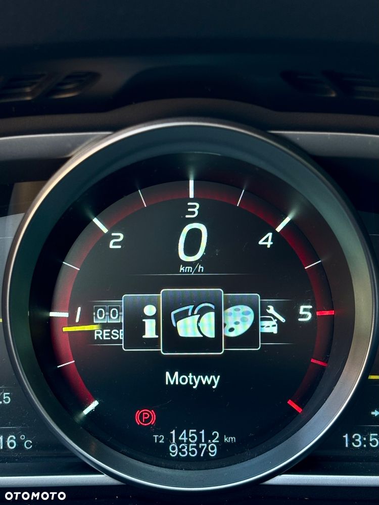 Volvo V40 D2 - 25
