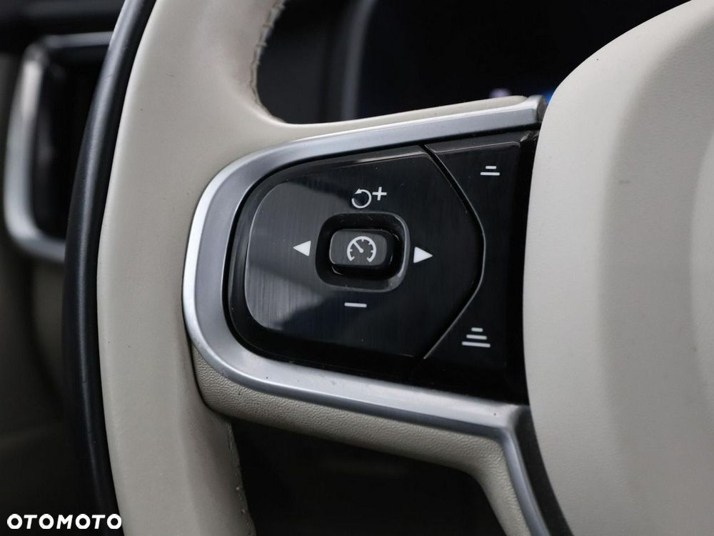 Volvo V90 Cross Country B4 D AWD Pro - 32