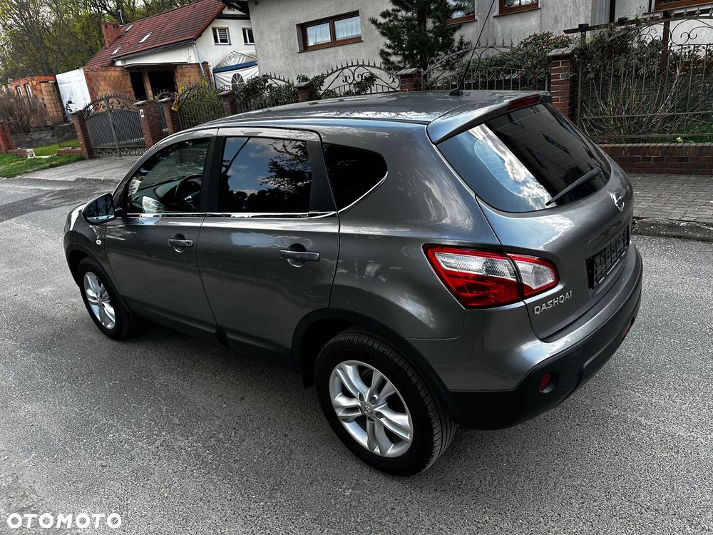 Nissan Qashqai 2.0 dCi DPF tekna - 10