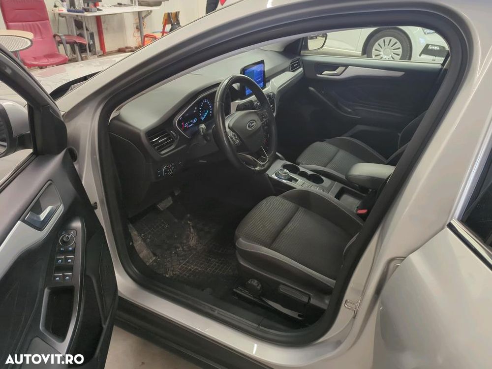 Ford Focus 1.0 EcoBoost Titanium - 11