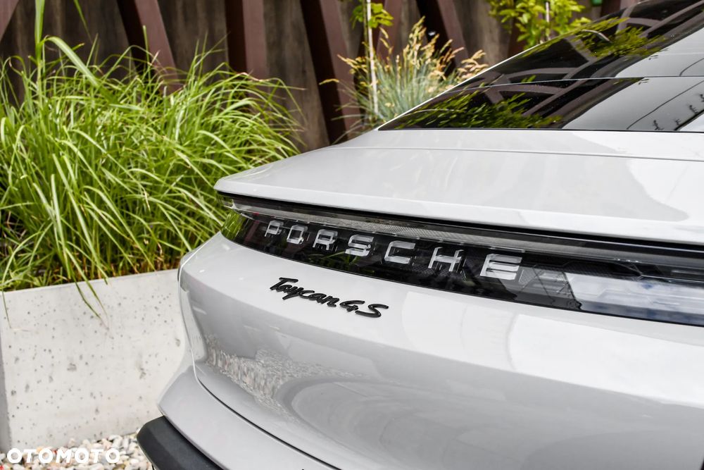 Porsche Taycan 4S Performance Plus - 8