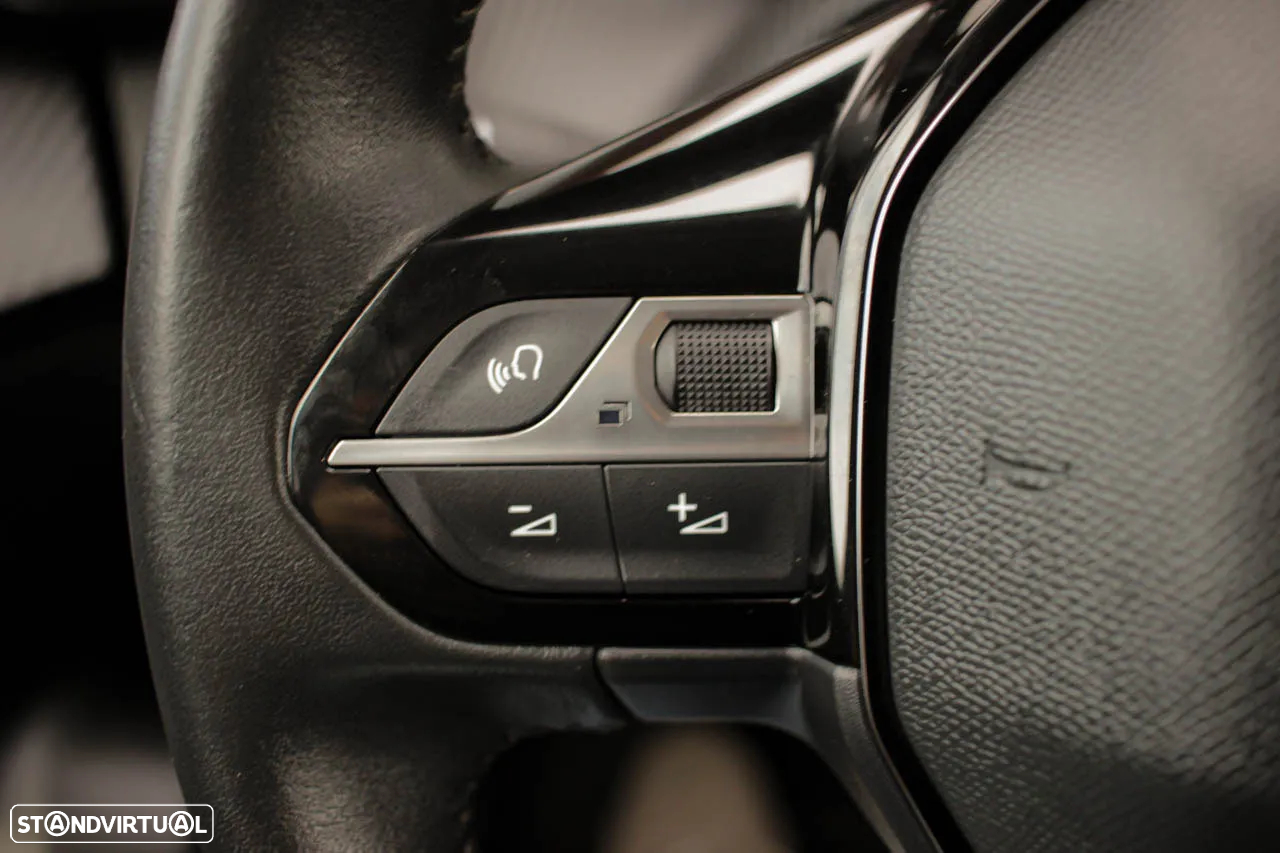 Peugeot e-2008 50 kWh Allure - 20