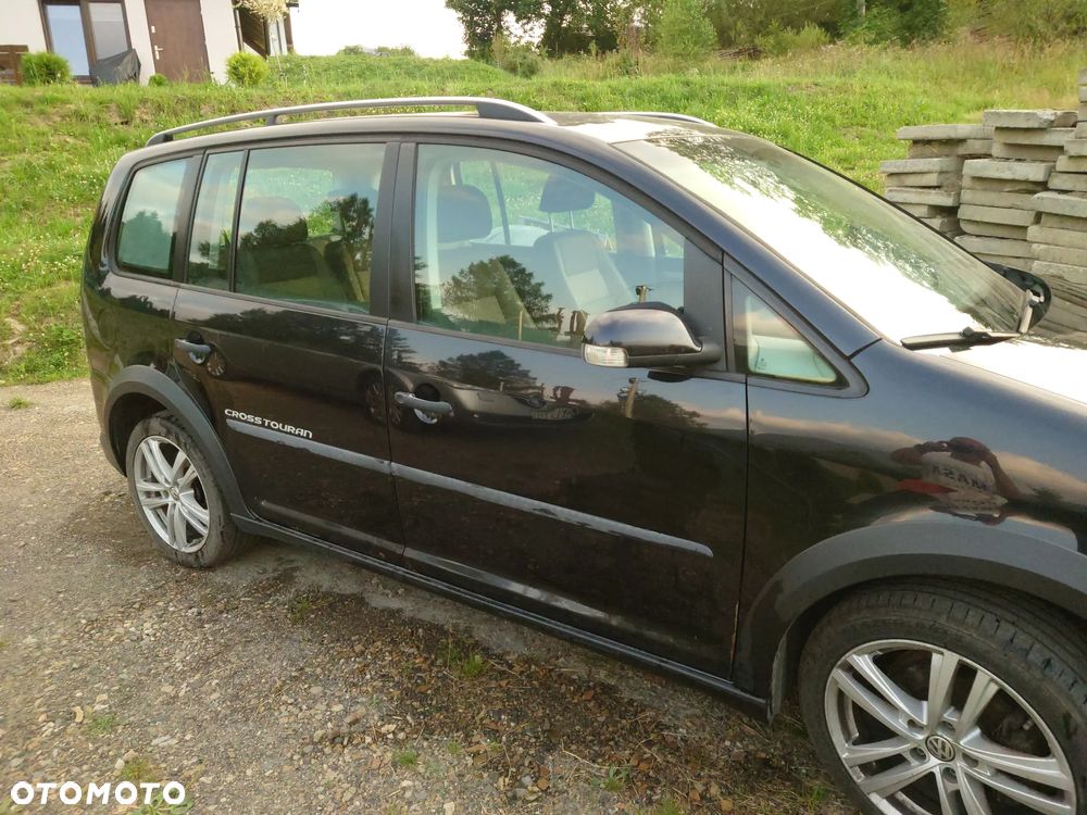 Volkswagen Touran 1.9 TDI DPF Cross DSG - 6