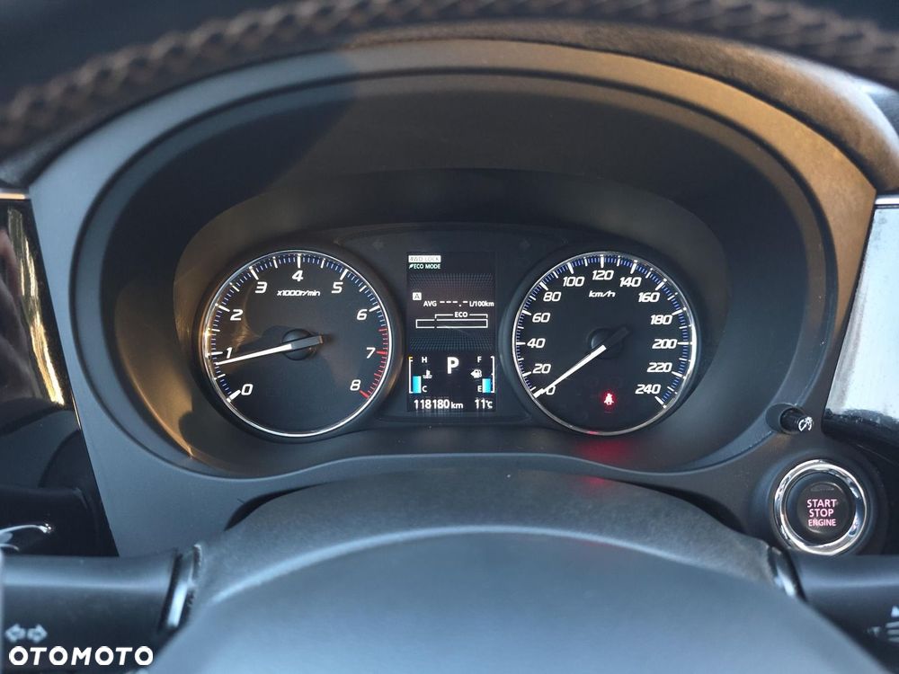 Mitsubishi Outlander - 14