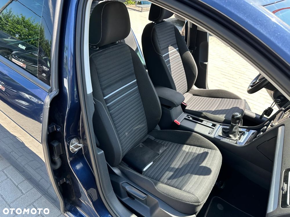 Volkswagen Golf - 19
