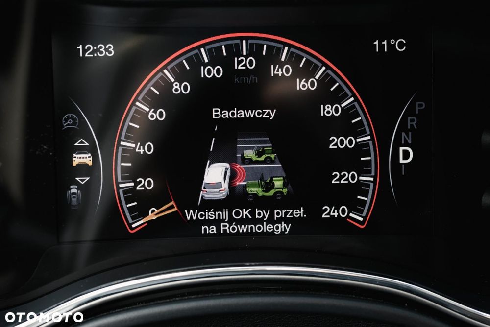 Jeep Grand Cherokee - 30