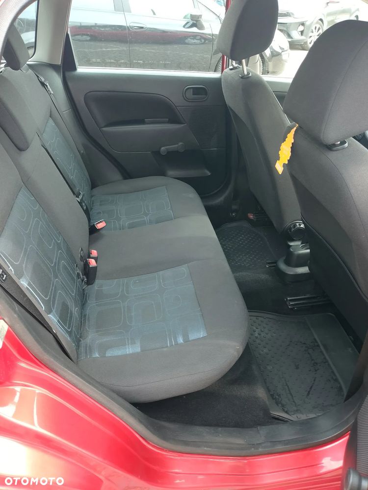 Ford Fiesta - 10