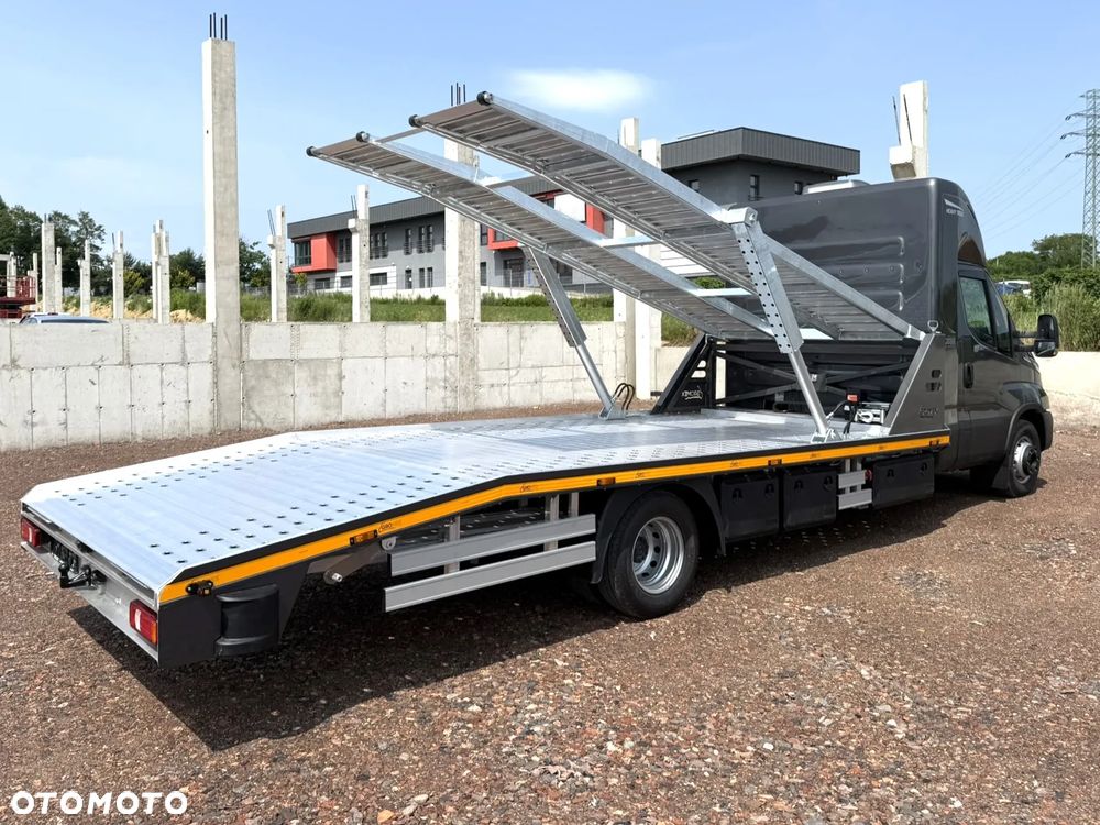 Iveco Daily 70C21A8P Laweta na dwa auta - 23