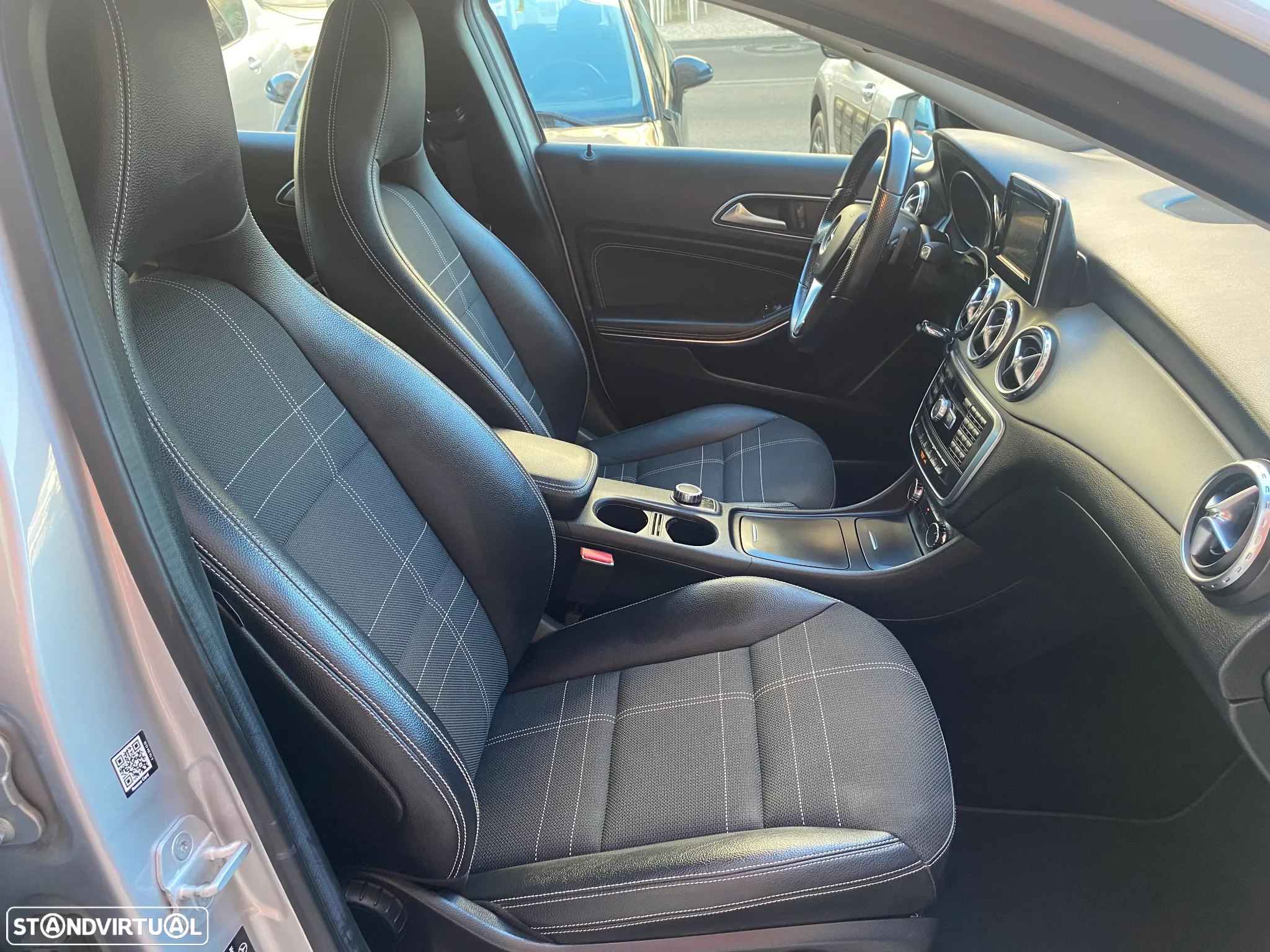 Mercedes-Benz GLA 180 (CDI) d 7G-DCT Urban - 29