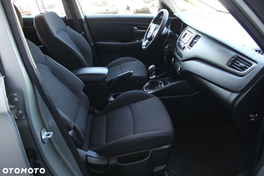 Kia Carens - 25