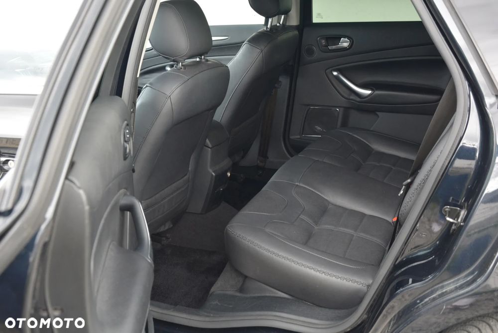 Ford Mondeo - 29