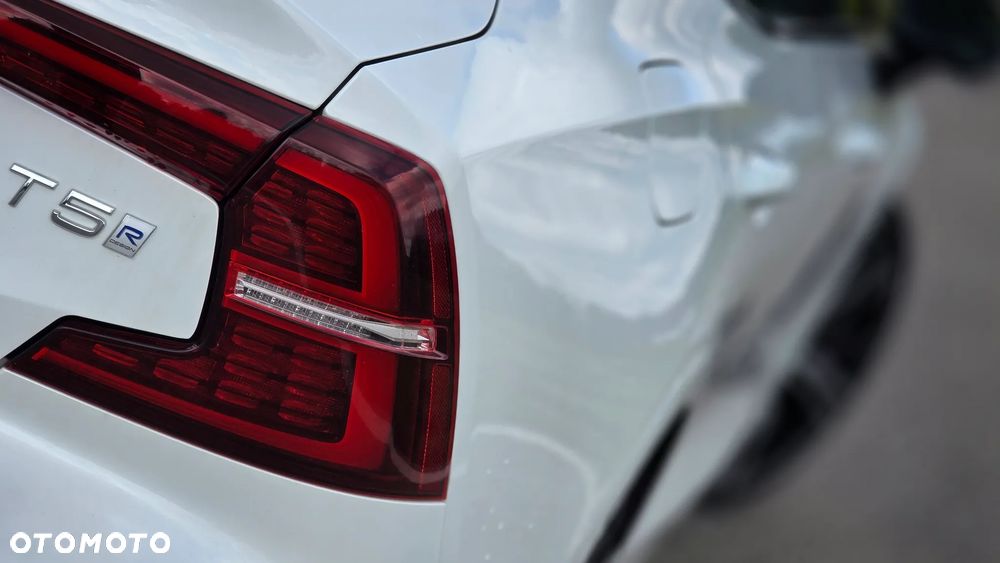 Volvo S60 T5 R-Design - 7