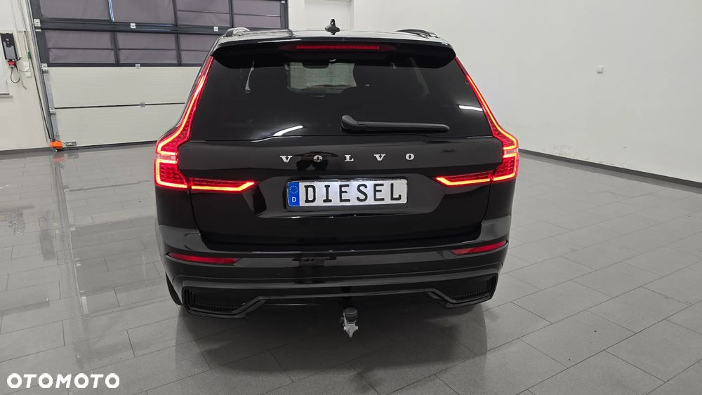 Volvo XC 60 B4 D Plus Dark - 34