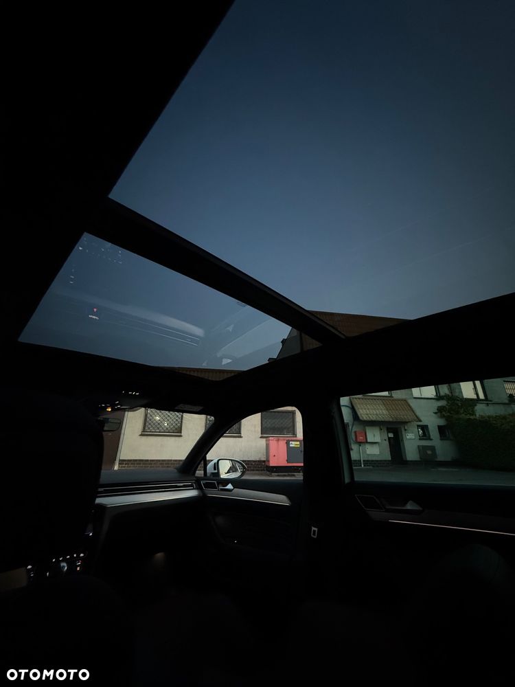 Volkswagen Passat Variant 2.0 TDI SCR DSG Elegance - 31