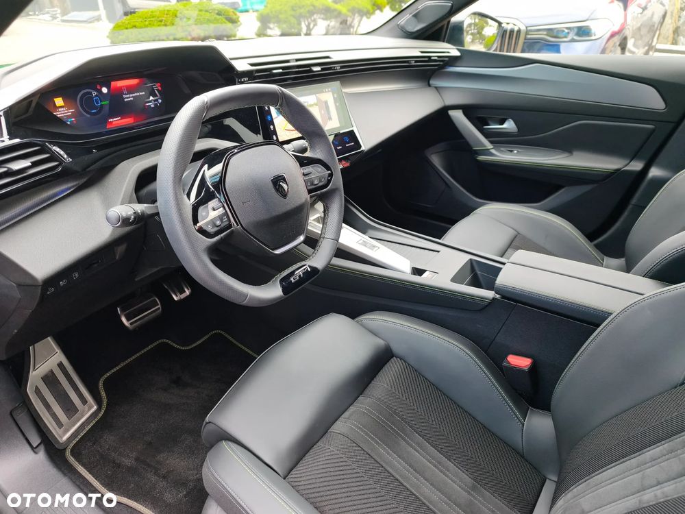 Peugeot 408 - 14