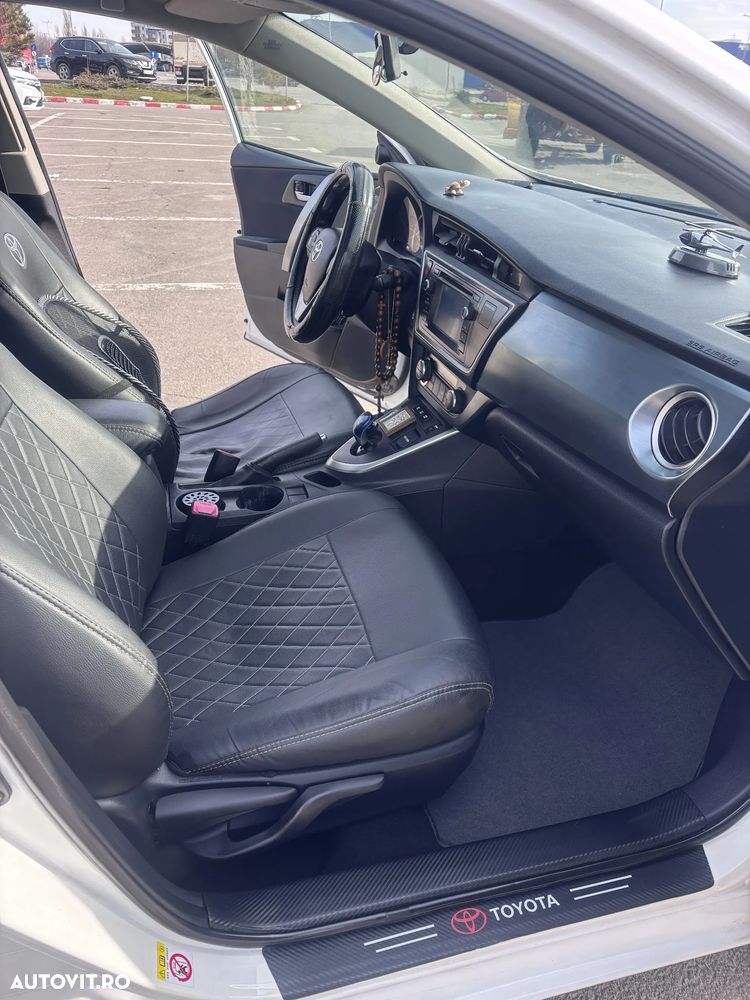 Toyota Auris 1.8 L VVT-i Sol+ - 5