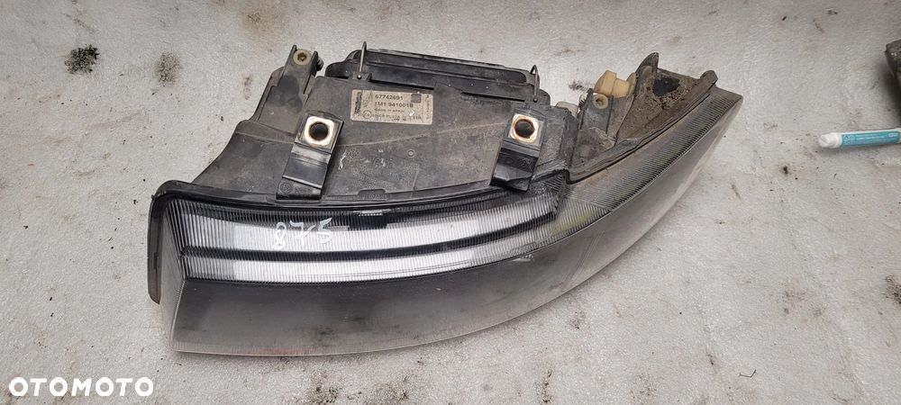 LAMPY PRZÓD SEAT LEON - 12