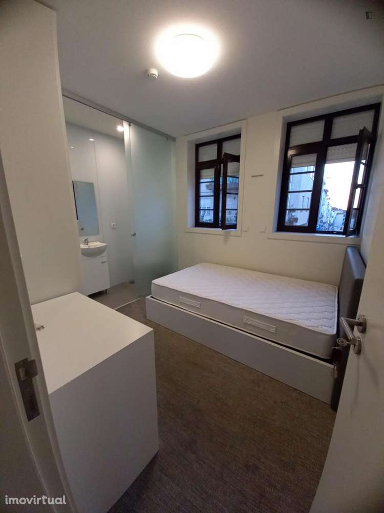 Quarto - localizado em Paranhos Porto - Grande imagem: 3/14