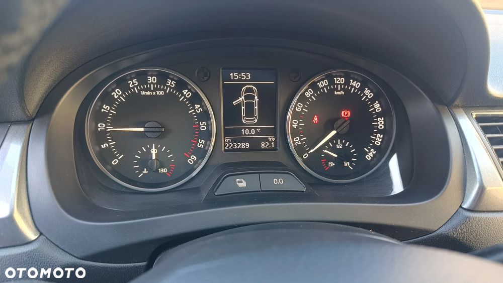 Skoda RAPID - 12