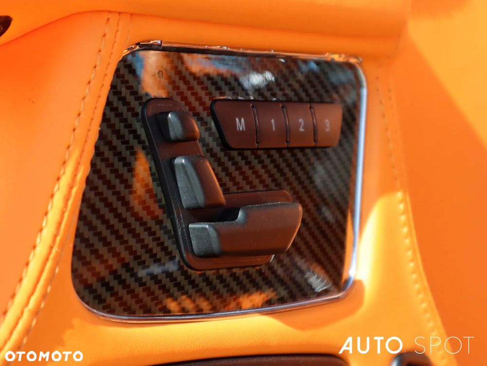 Mercedes-Benz Klasa G 63 AMG AMG SPEEDSHIFT 7G-TRONIC - 17