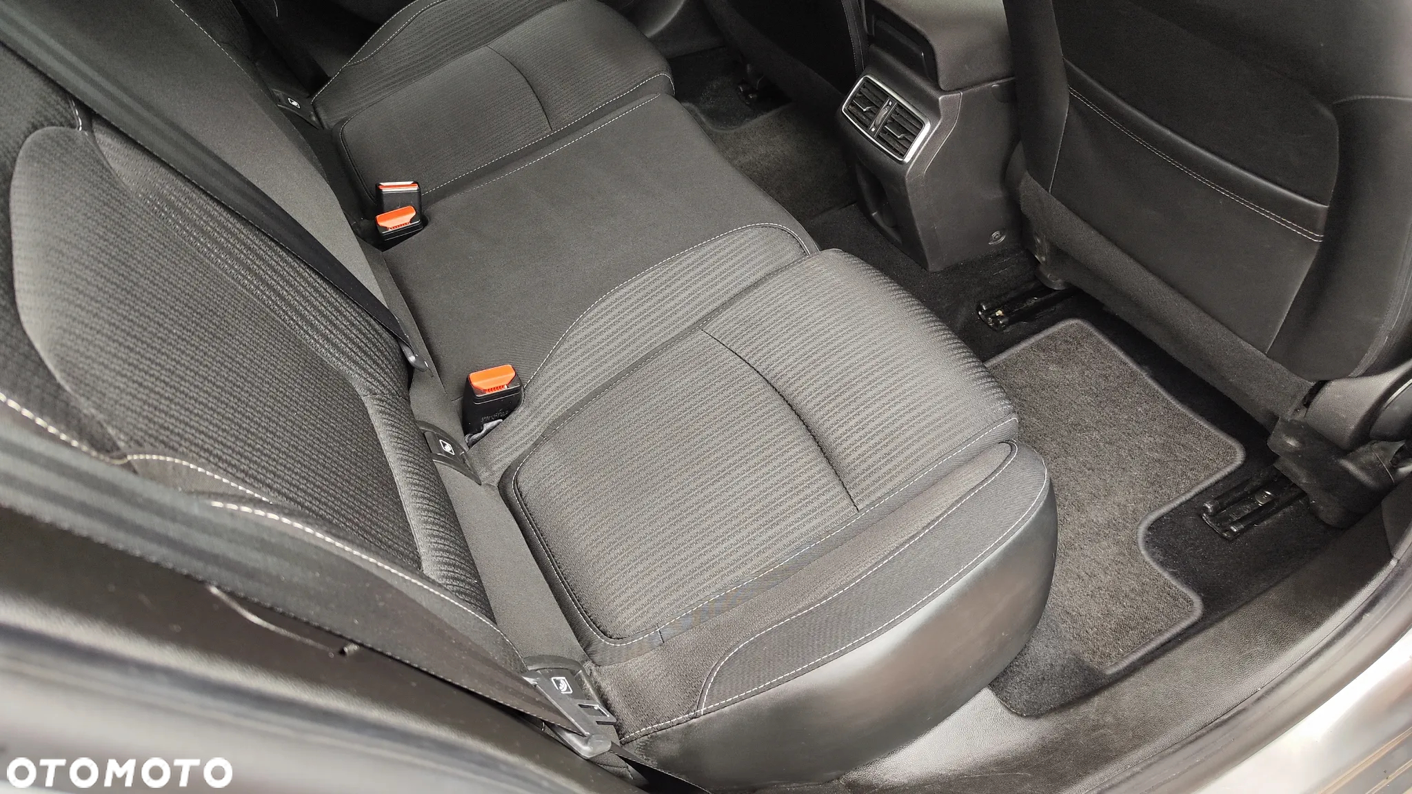 Renault Megane ENERGY TCe 100 EXPERIENCE - 26