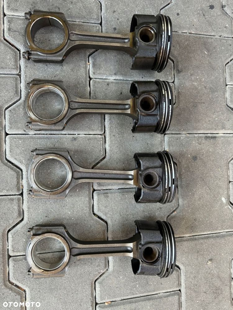 TRANSIT MK8 CUSTOM LIFT 2.0 TDCI TŁOK  KORBOWÓD