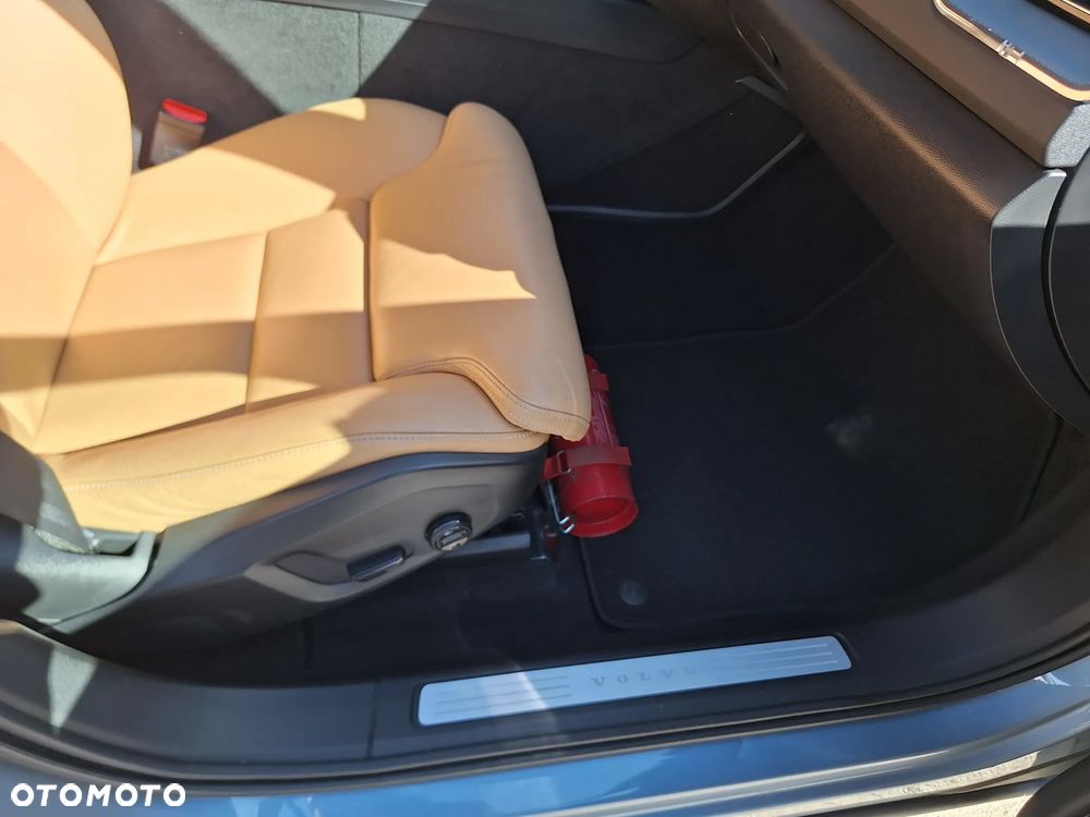 Volvo XC 60 D4 AWD Geartronic Inscription - 34