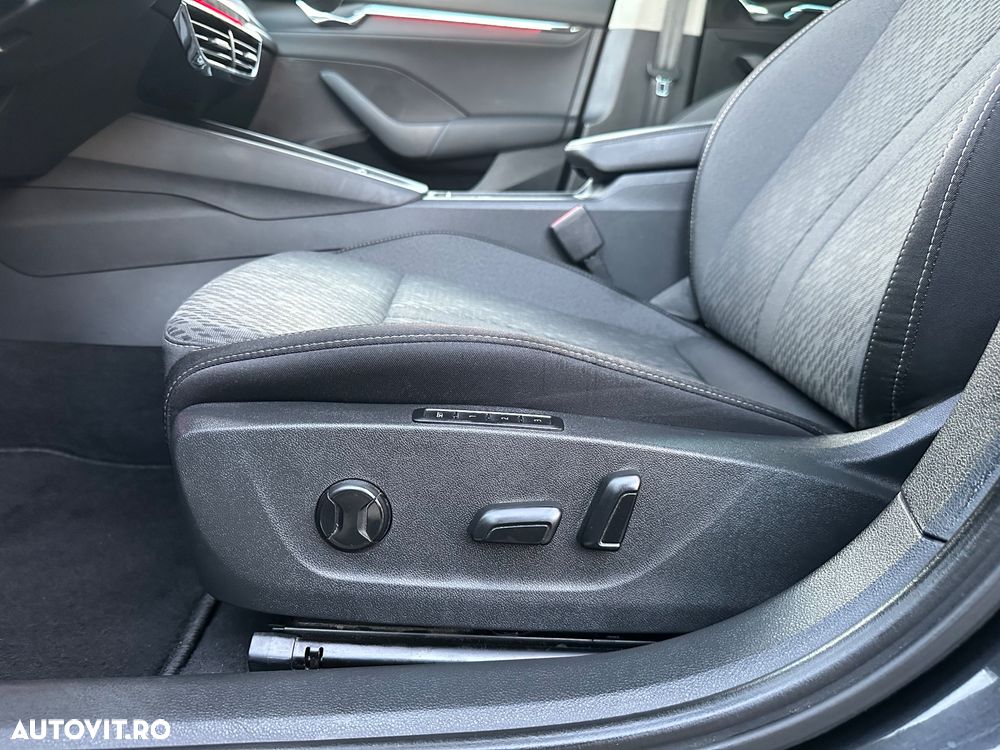 Skoda Octavia Combi Diesel 2.0 TDI DSG Ambition - 31