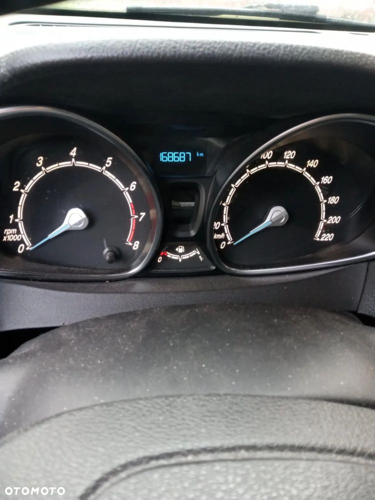 Ford Tourneo Courier 1.0 EcoBoost Ambiente - 11