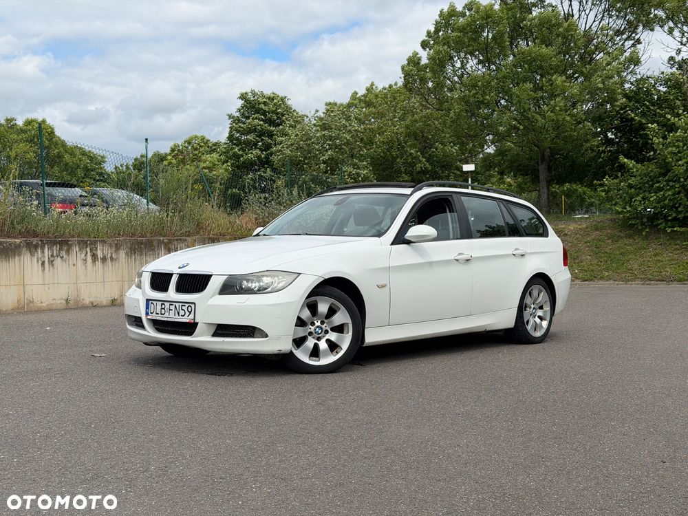 BMW Seria 3 318i - 1