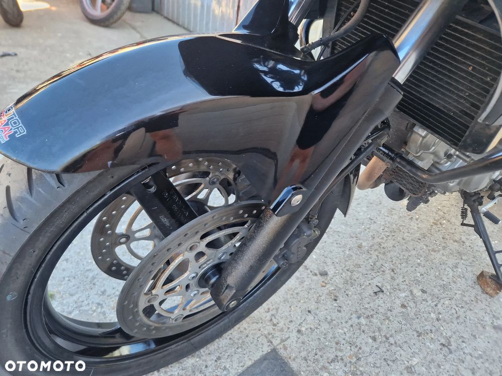 Suzuki V-STROM - 36