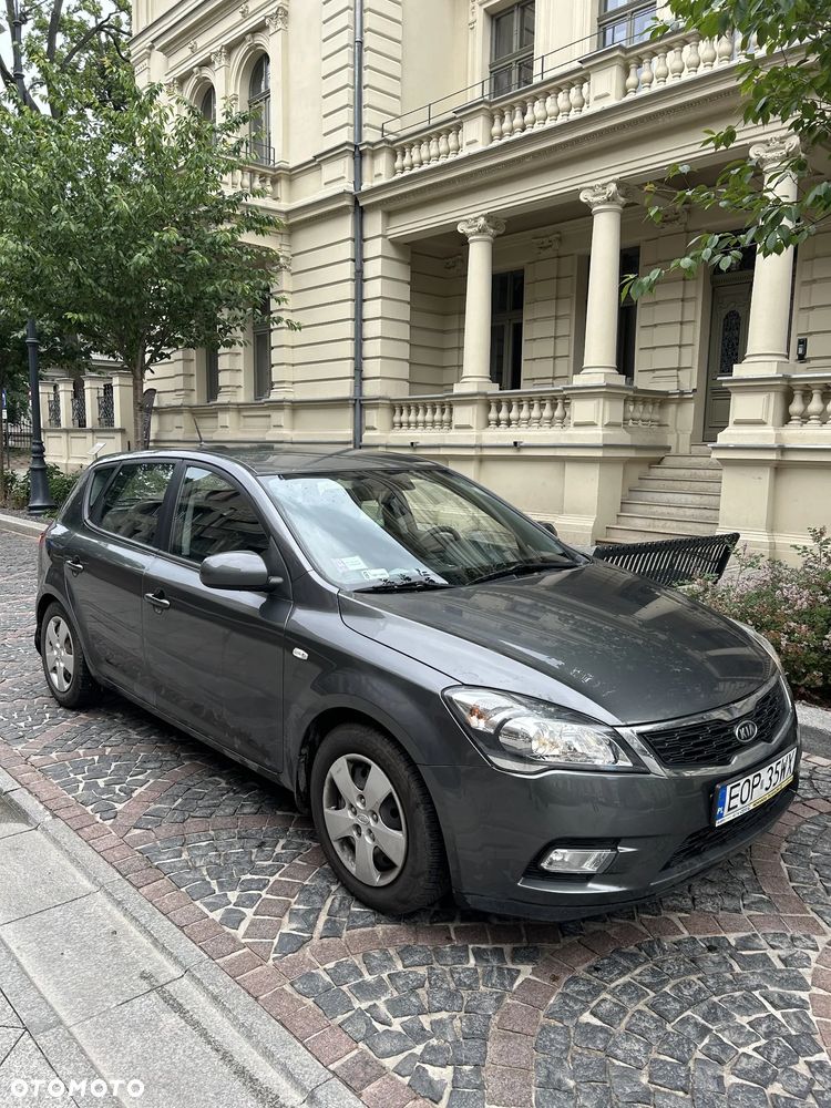 Kia Ceed 1.4 Comfort + - 6