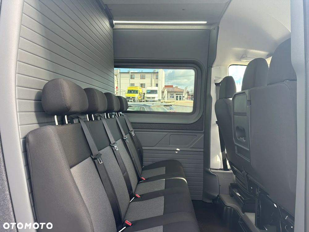 Volkswagen Crafter - 12