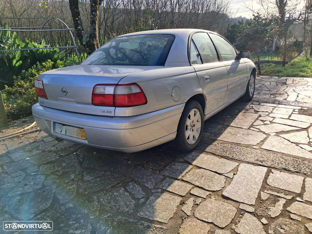 Opel Omega 2.2 Elegance - 1
