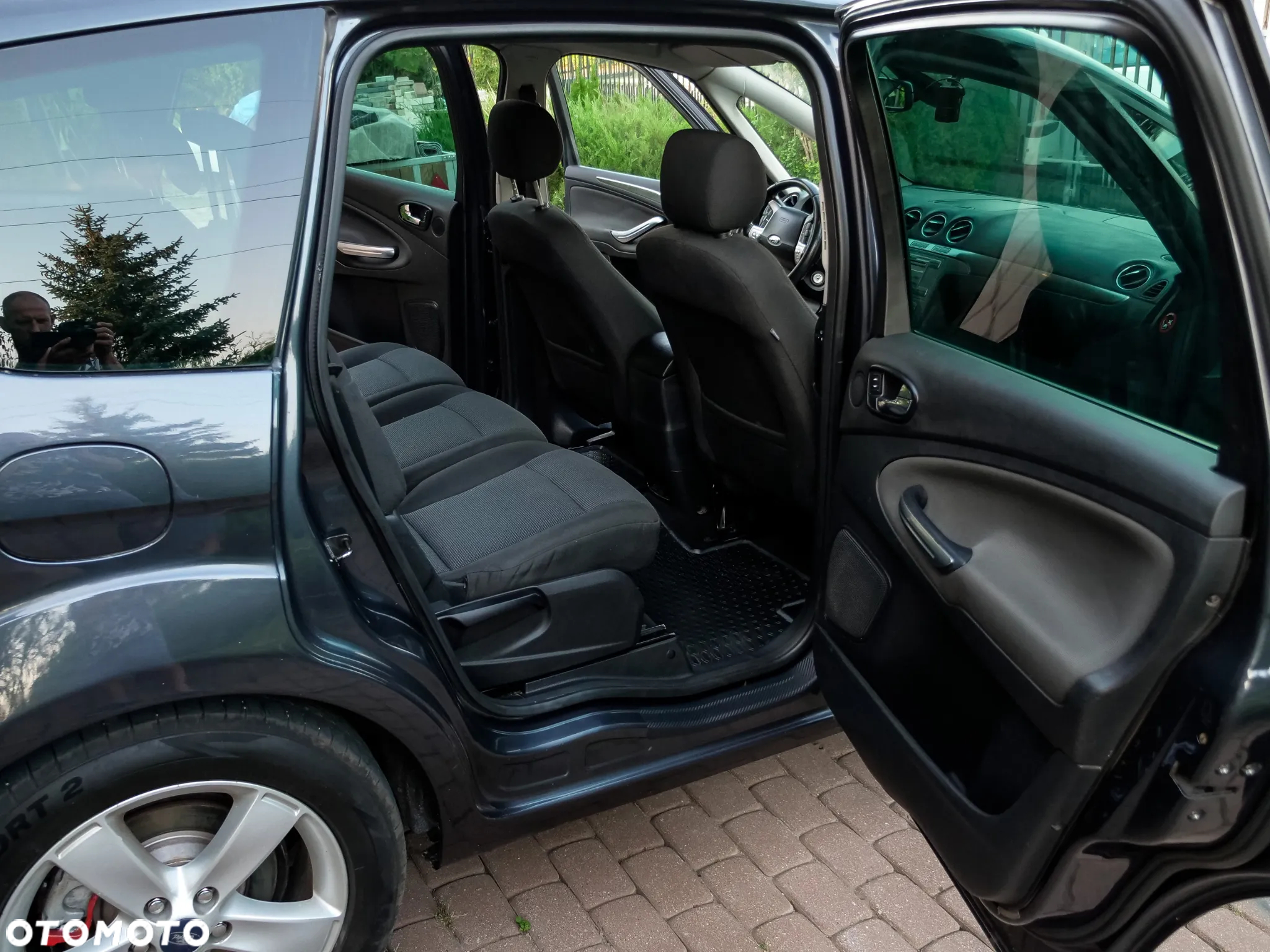 Ford S-Max - 17