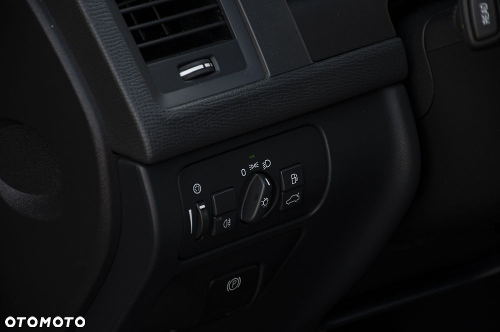 Volvo XC 60 D5 AWD Geartronic Momentum - 31