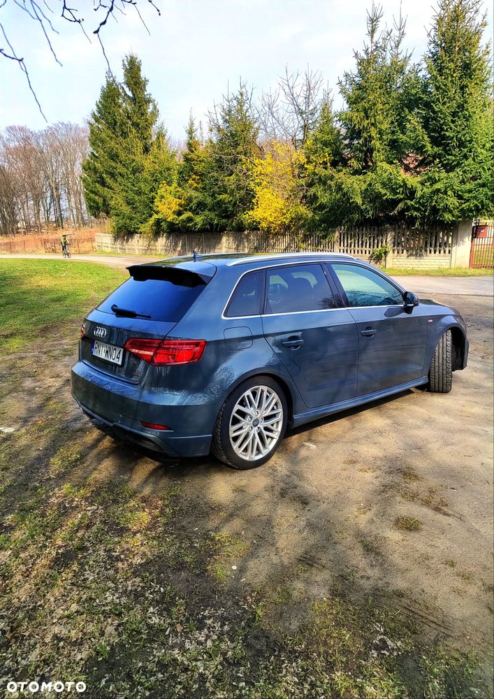 Audi A3 Sportback 2.0 TDI (clean diesel) quattro S tronic Ambiente - 4