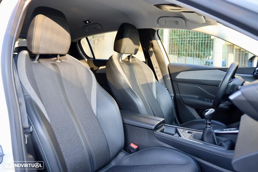 Peugeot 308 1.2 PureTech Allure Pack - 25